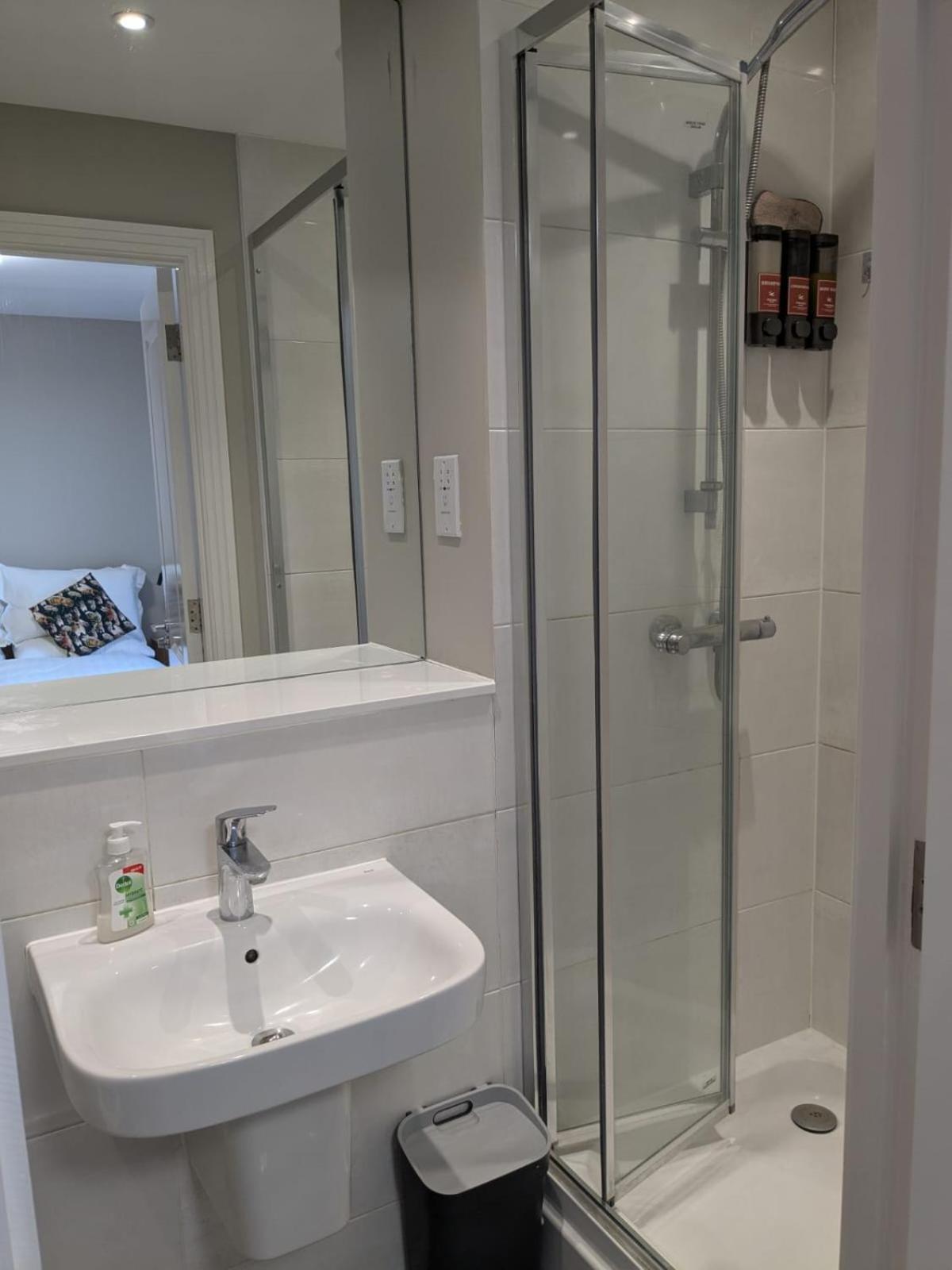 London Heathrow Apartment - West Drayton Yiewsley Экстерьер фото